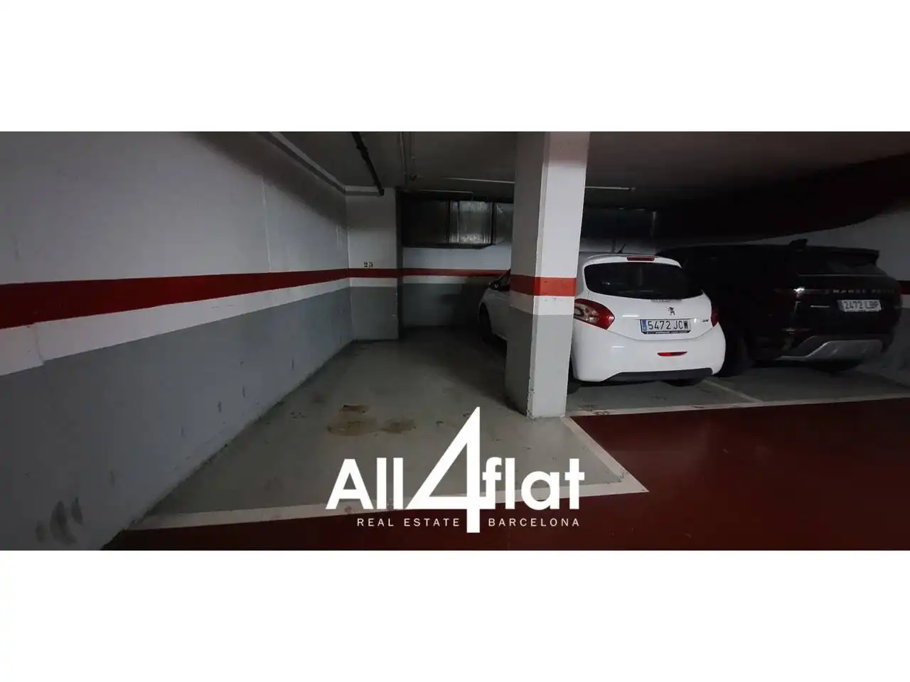 Parking for sale in Calle València