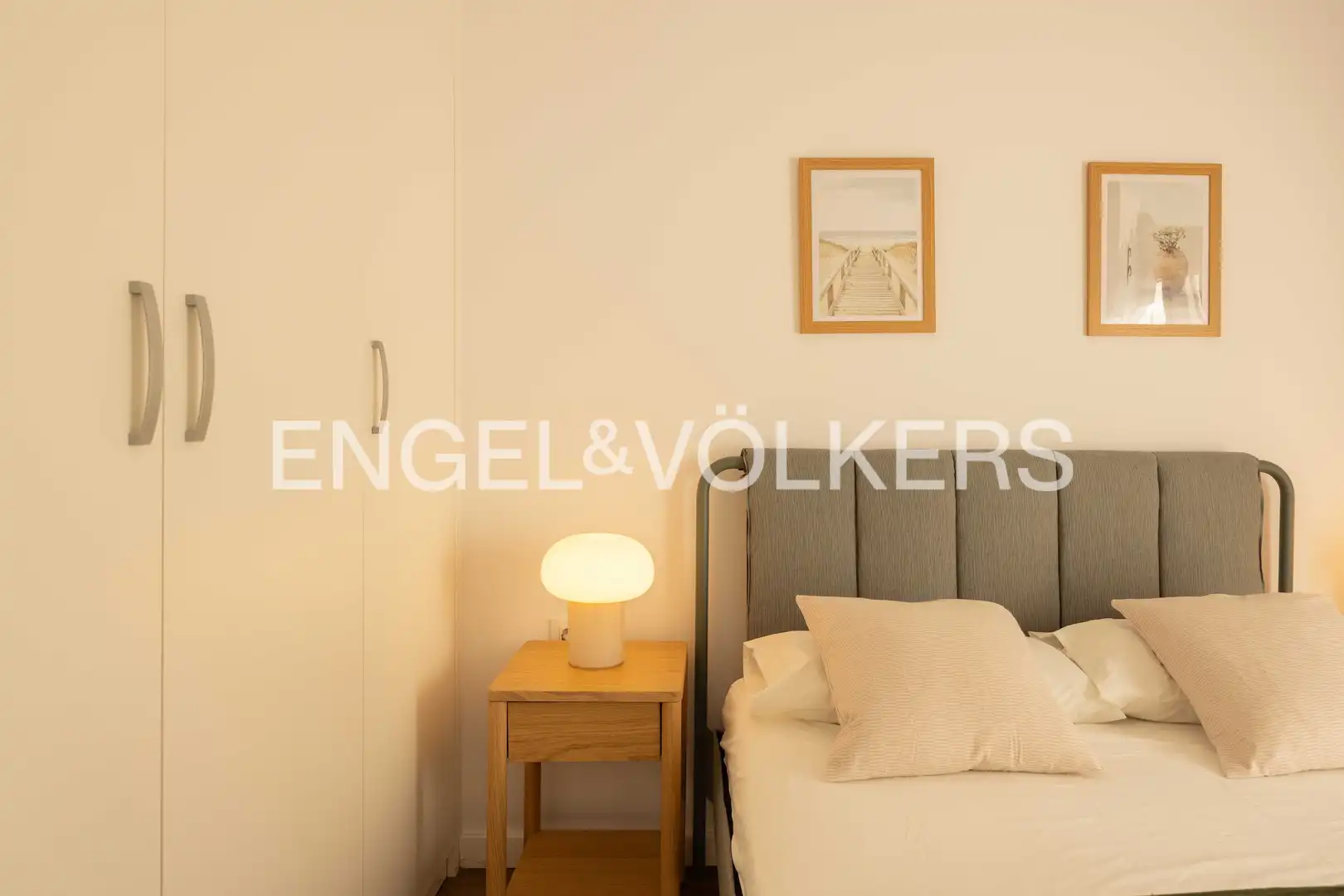 Schlafzimmer von Erdgeschoss zum Verkauf in Barcelona mit Klimaanlage, Heizung und Parkett
