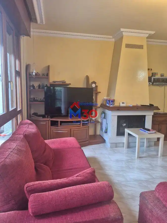 Sala d'estar de Casa o xalet en venda en Miranda de Ebro amb Calefacció i Piscina