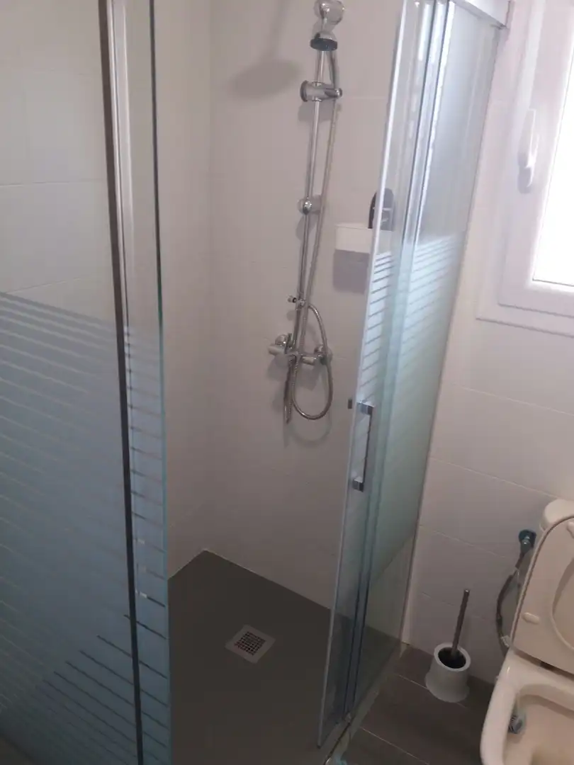 Baño de Piso de alquiler en Roquetas de Mar con Aire acondicionado, Calefacción y Terraza