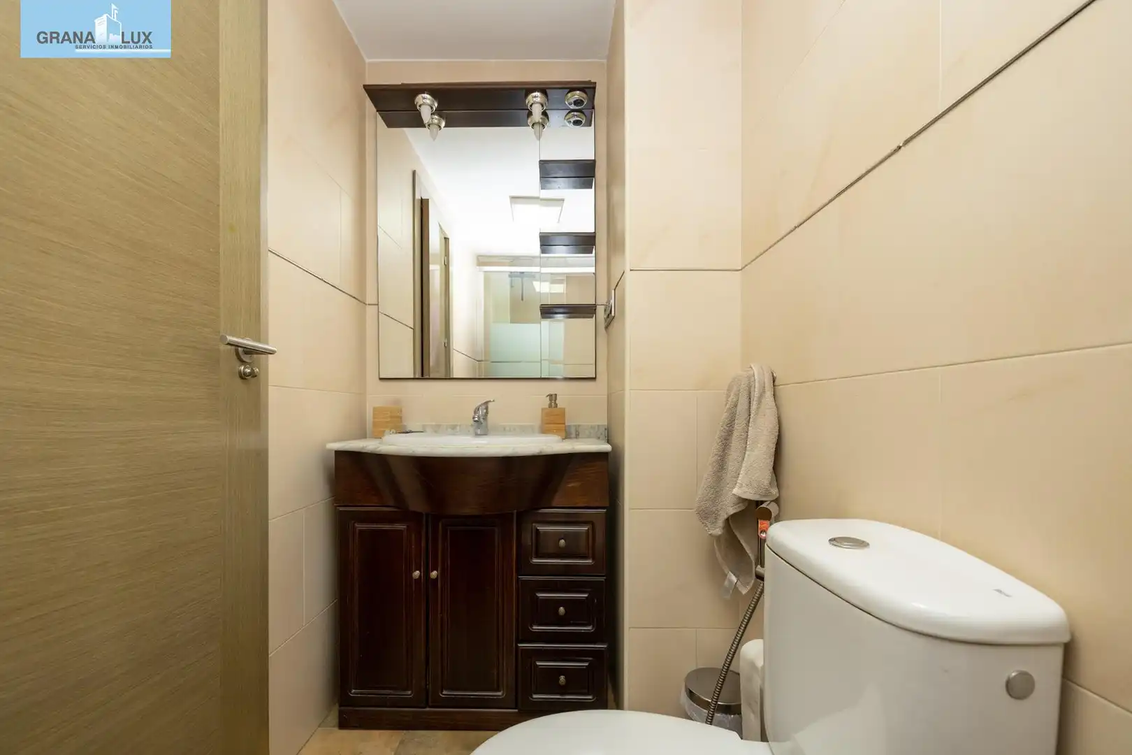 Piso con ascensor en venta en Calle del Pintor Ismael de la Serna, imagen 22