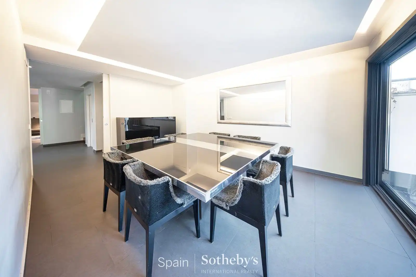 Menjador de Casa o xalet en venda en Madrid amb Aire condicionat, Calefacció i Jardí privat