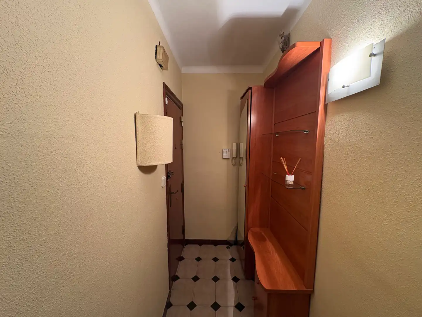 Piso en venta en L'Hospitalet de Llobregat con Calefacción, Horno y Alarma