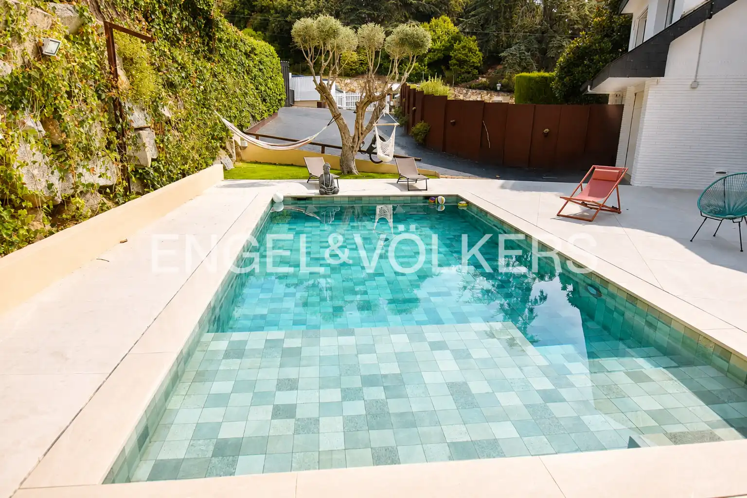 Casa a schiera con piscina in vendita a Carrer de la Niella, imagen 4