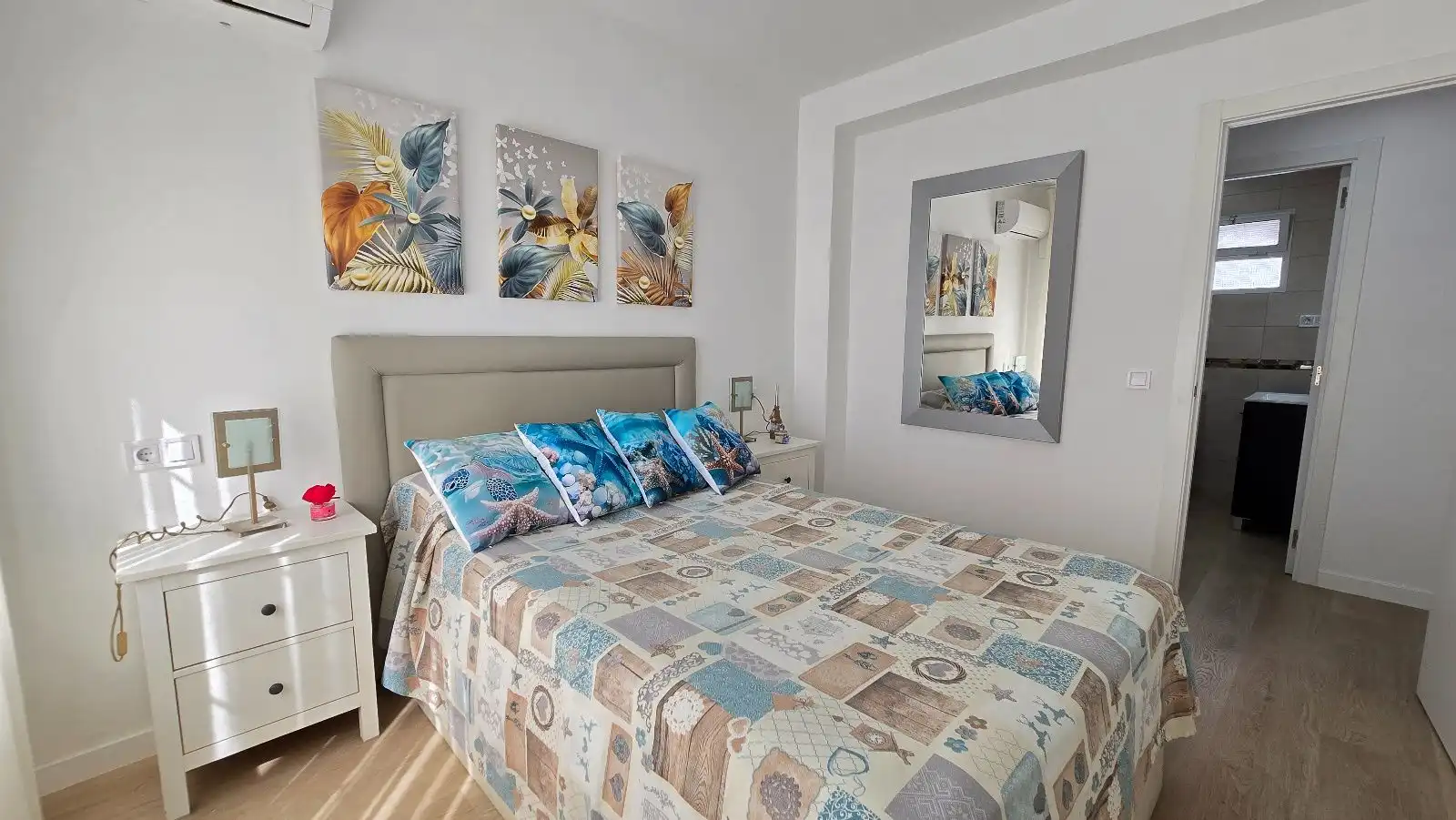 Dormitori de Casa o xalet en venda en Torremolinos amb Aire condicionat, Terrassa i Traster