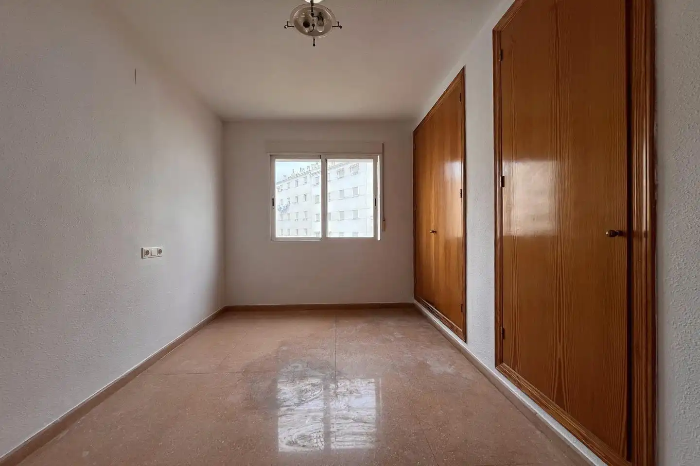 Habitación de Apartamento en venta en Villajoyosa / La Vila Joiosa con Terraza y Alarma