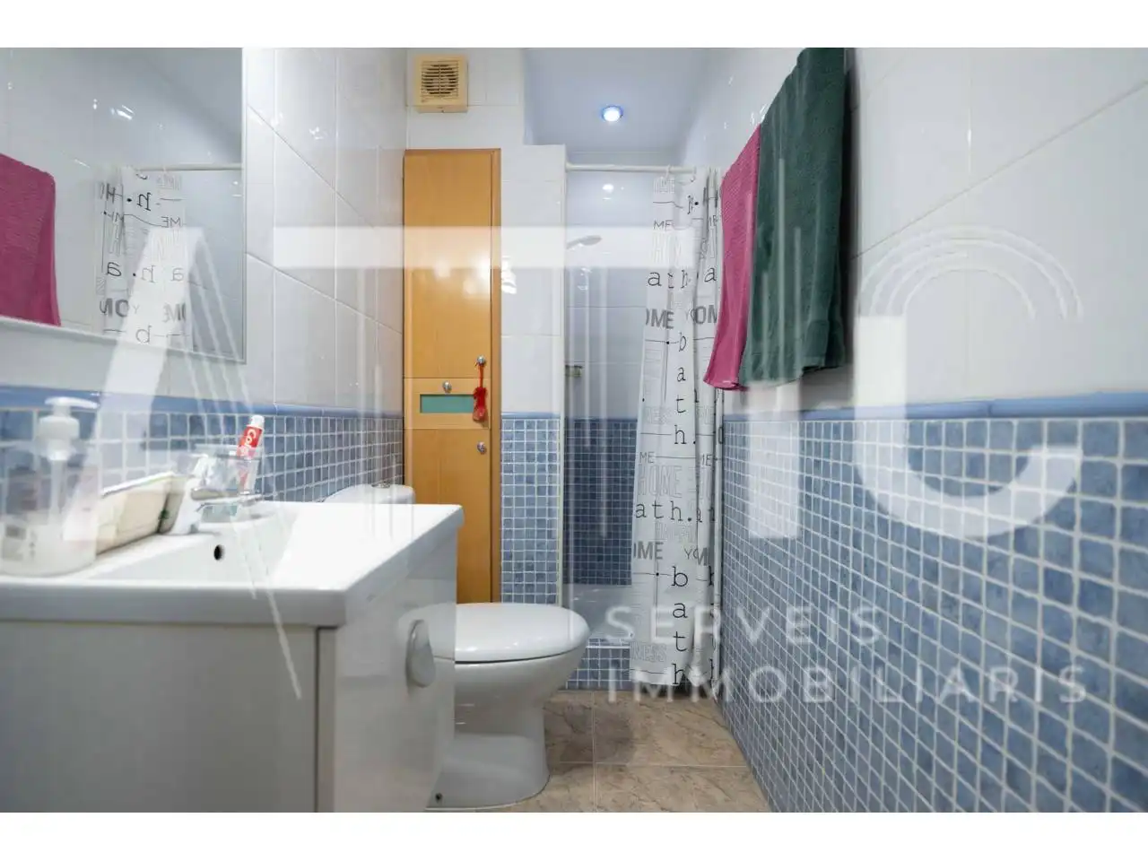 Baño de Apartamento en venta en Sabadell con Aire acondicionado, Calefacción y Trastero