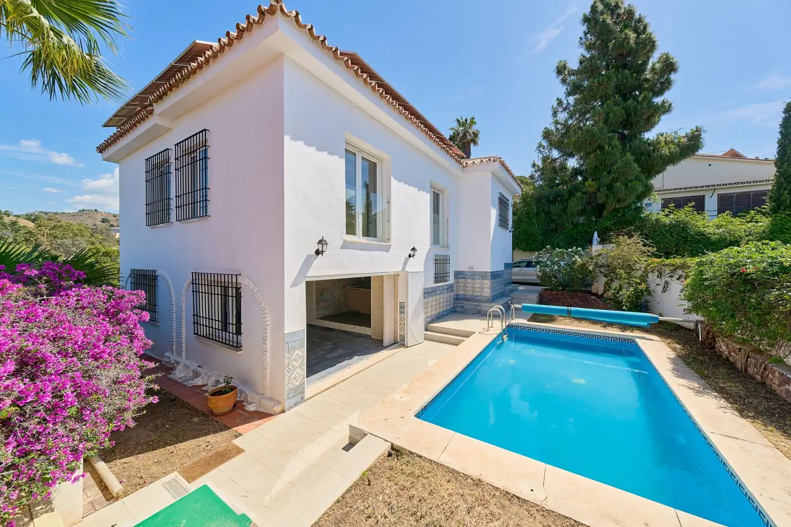 Vista exterior de Casa o chalet en venta en Málaga con Aire acondicionado, Calefacción y Jardín privado