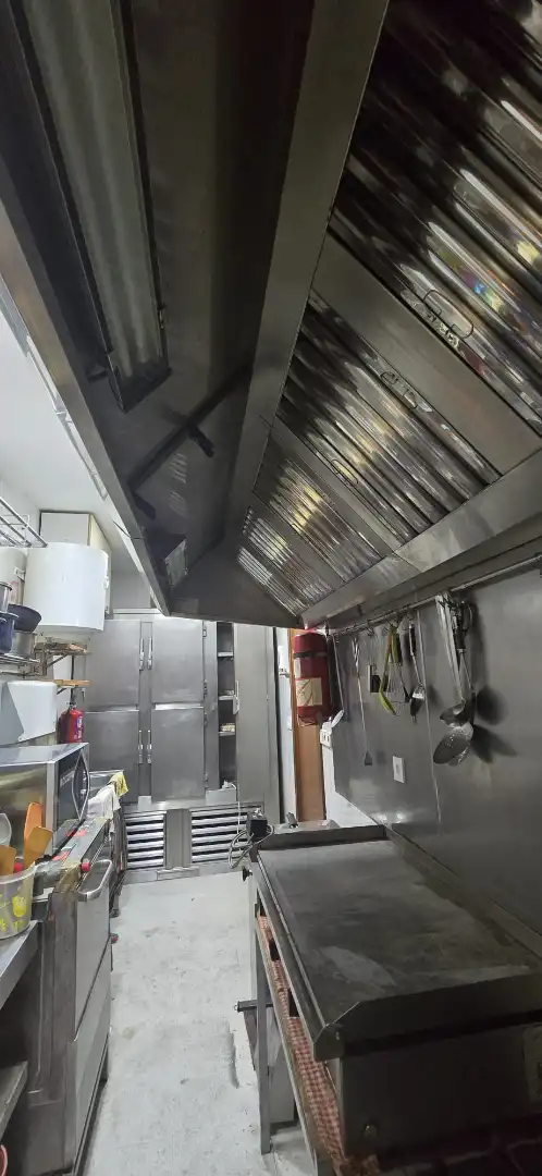 Cocina de Local en venta en San Sebastián de los Reyes con Aire acondicionado, Calefacción y Amueblado