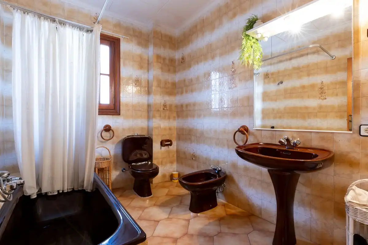 Badezimmer von Country house zum Verkauf in Mogente / Moixent mit Klimaanlage, Heizung und Terrasse