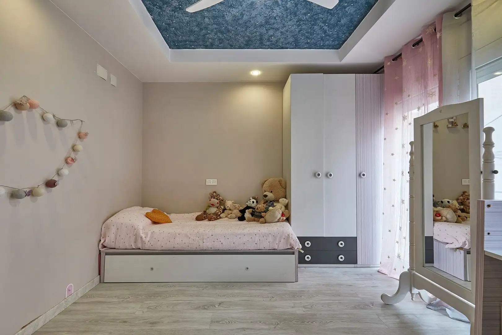Habitación de Casa adosada en venta en Terrassa con Aire acondicionado, Calefacción y Parquet