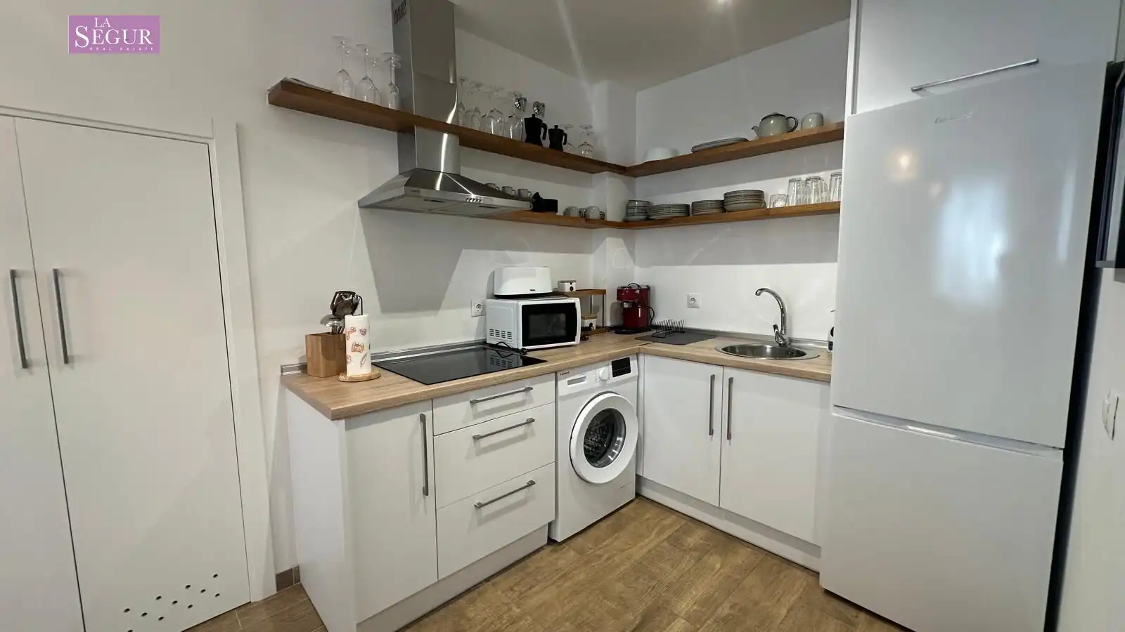 Kitchen of Ground floor for sale in Conil de la Frontera  with Terrace, Furnished and Community pool