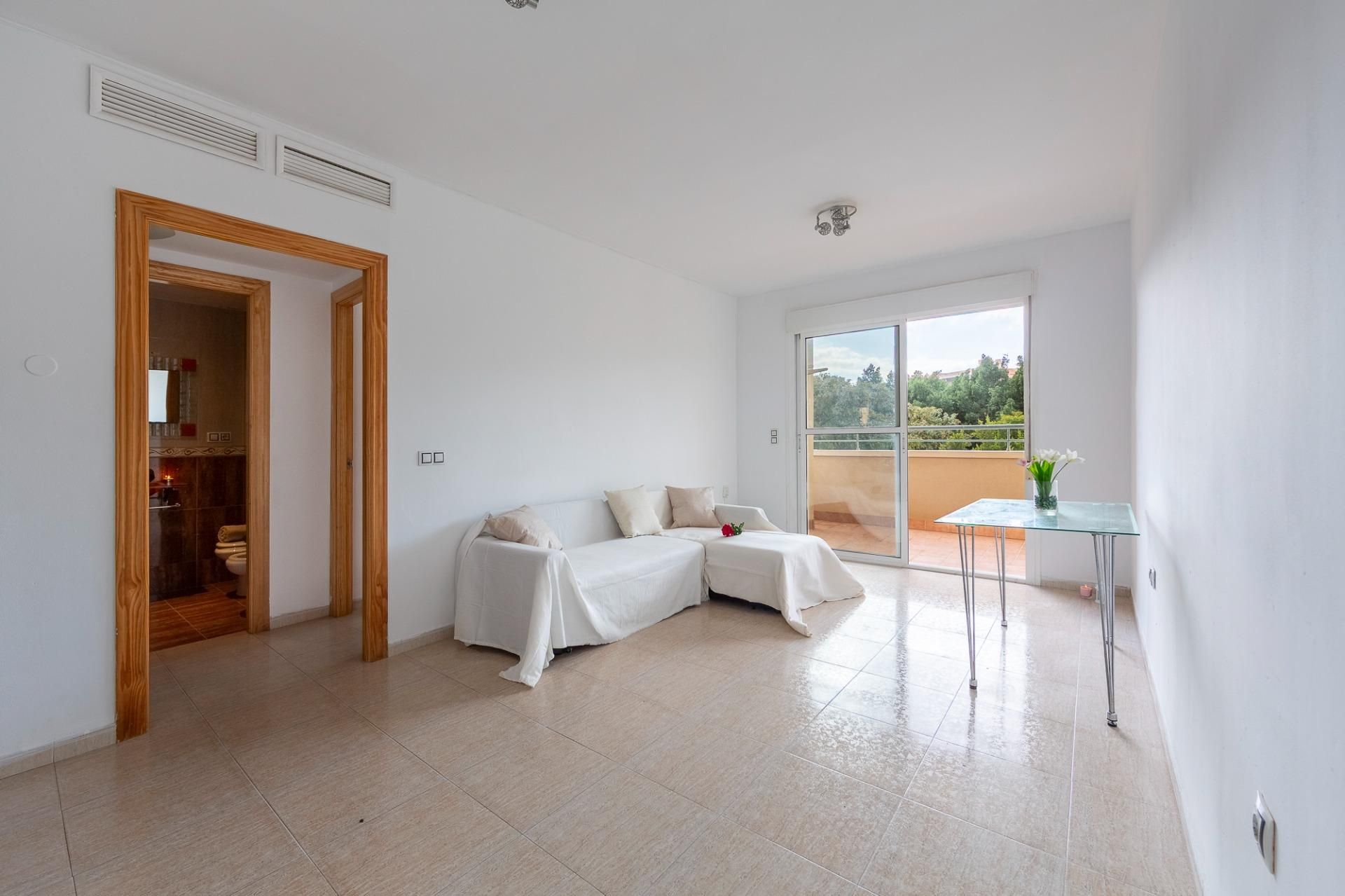 Sala de estar de Piso en venta en Roquetas de Mar con Aire acondicionado, Calefacción y Terraza