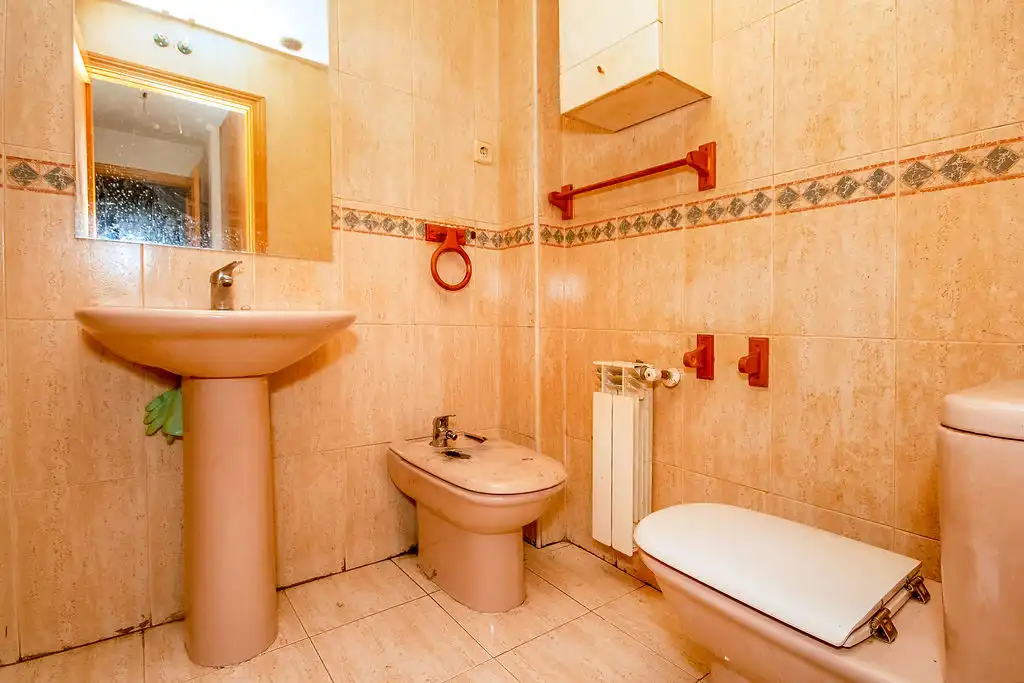Bany de Pis en venda en Ciempozuelos amb Calefacció, Parquet i Piscina