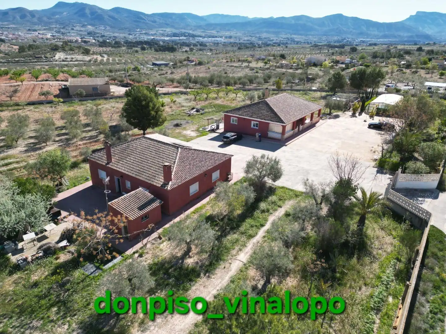 Vista exterior de Finca rústica en venda en Elda amb Calefacció i Piscina