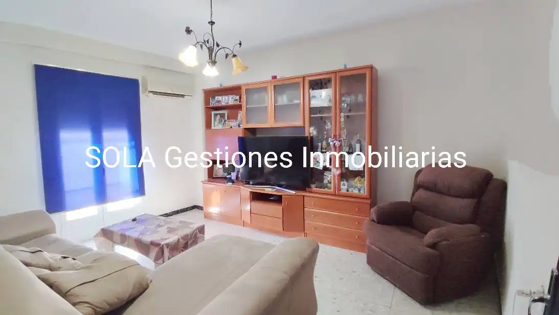 Sala d'estar de Edifici en venda en Torreperogil