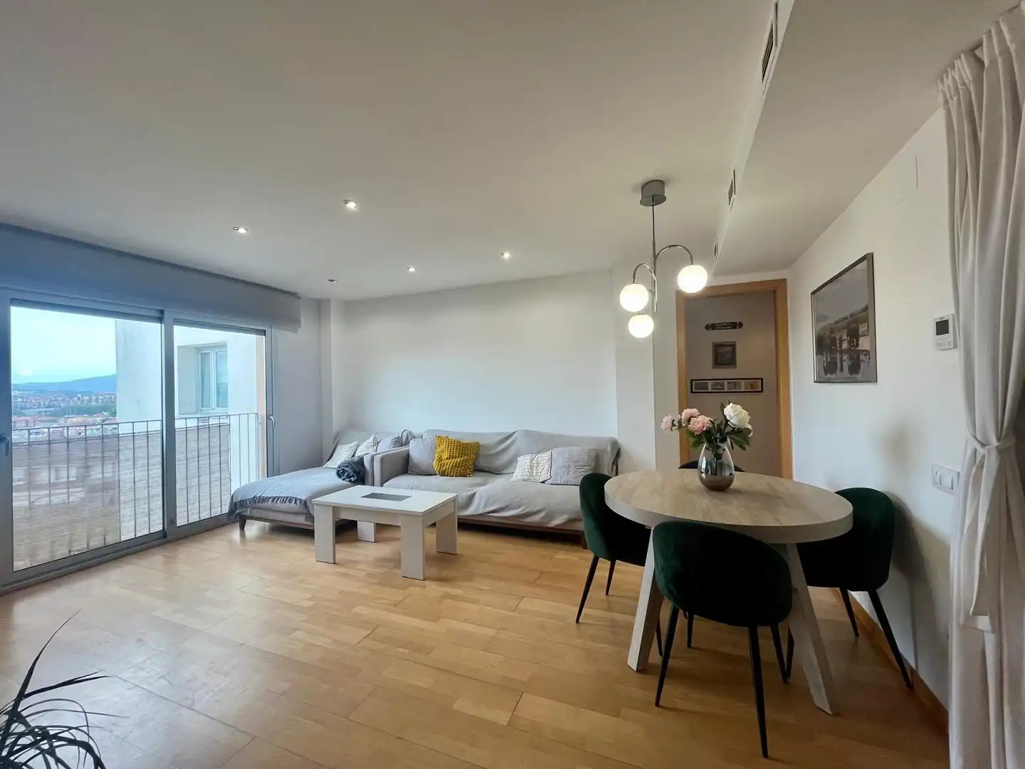 Sala de estar de Piso en venta en Montornès del Vallès con Aire acondicionado, Calefacción y Terraza