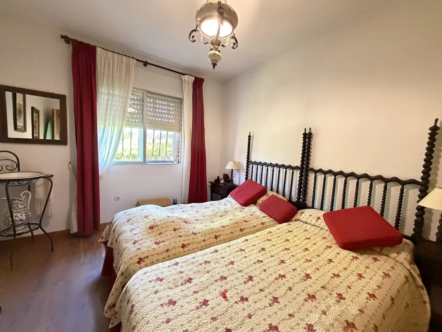 Habitación de Casa o chalet en venta en Pelayos de la Presa con Jardín privado, Piscina y Amueblado