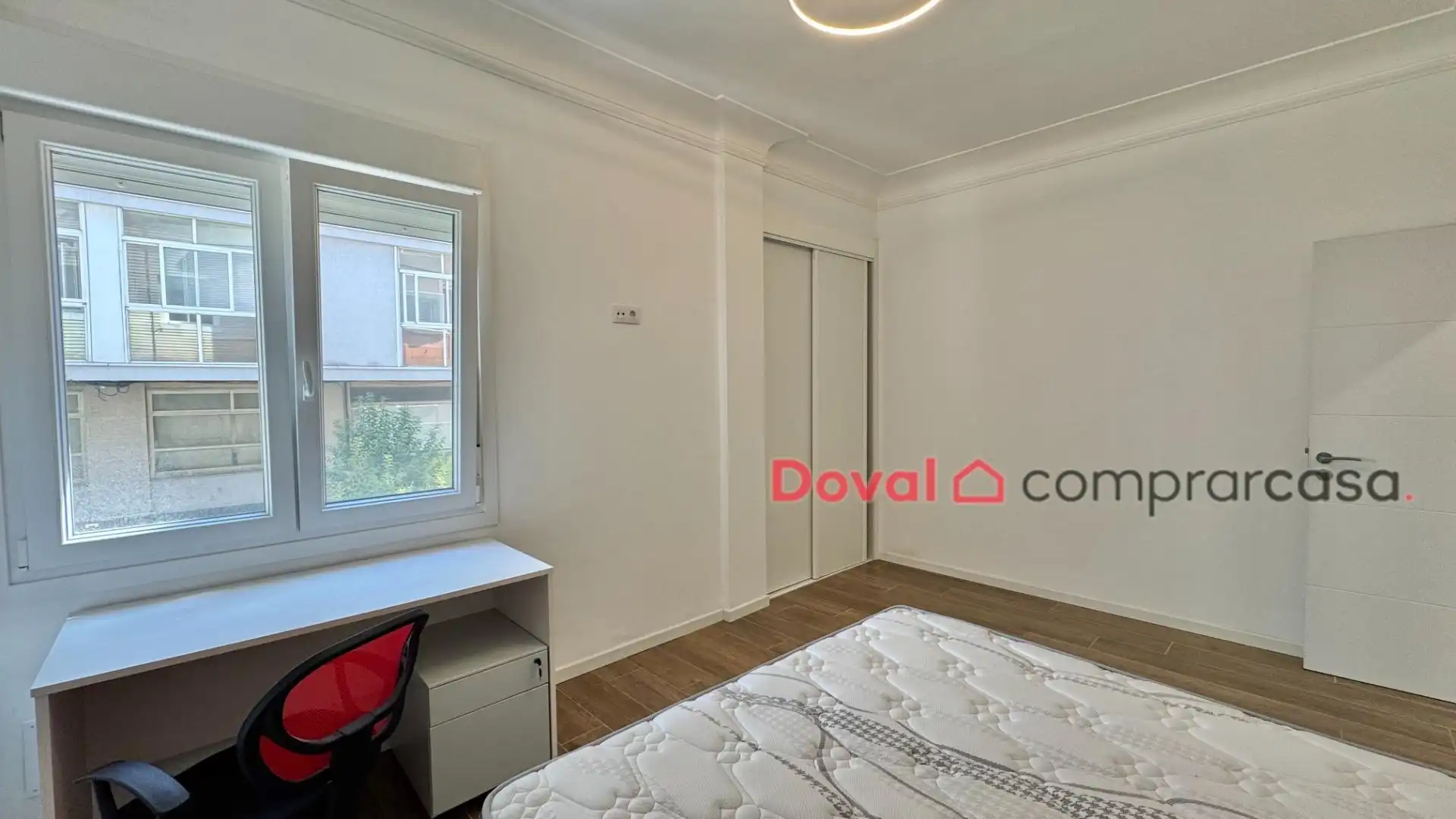 Habitación de Piso de alquiler en Vigo  con Calefacción y Amueblado