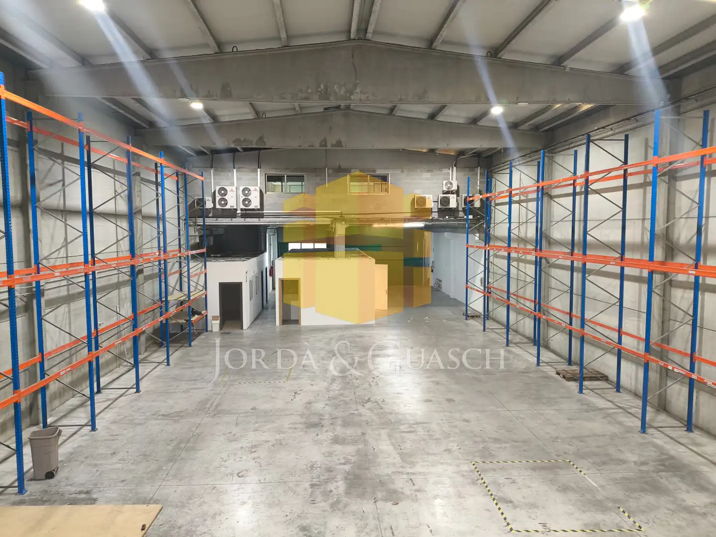 Fabrikhallen zur Miete in Castellgalí