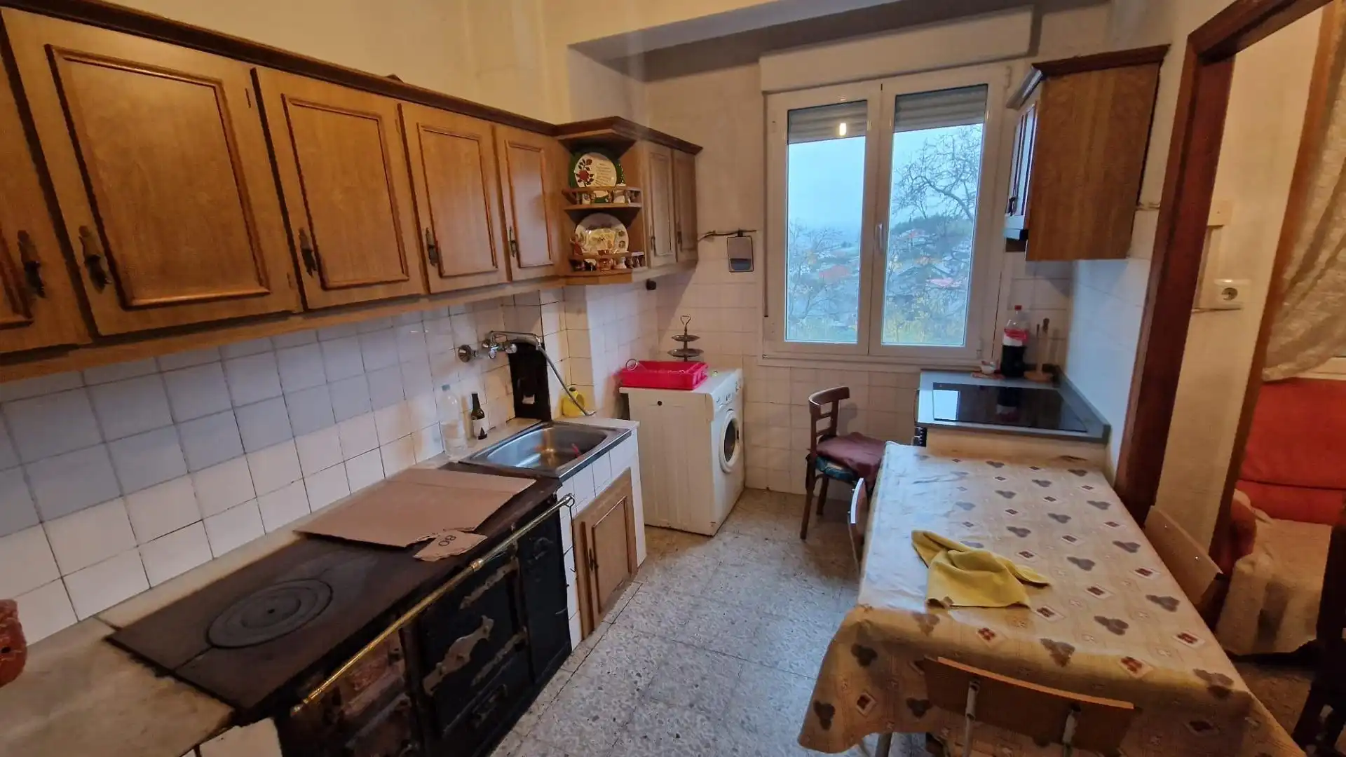 Cuina de Finca rústica en venda en Priaranza del Bierzo amb Jardí privat, Terrassa i Traster