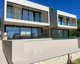 Vista exterior de Casa adosada en venda en Alcúdia amb Aire condicionat, Calefacció i Jardí privat