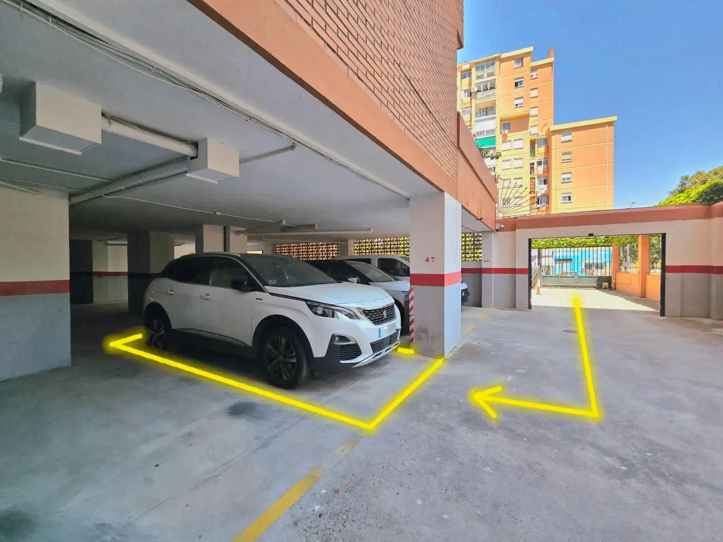 Parkplatz von Wohnung zum Verkauf in Torremolinos mit Klimaanlage, Parkett und Terrasse