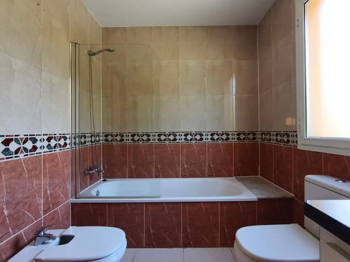 Bany de Casa o xalet de lloguer en Quart amb Calefacció i Jardí privat