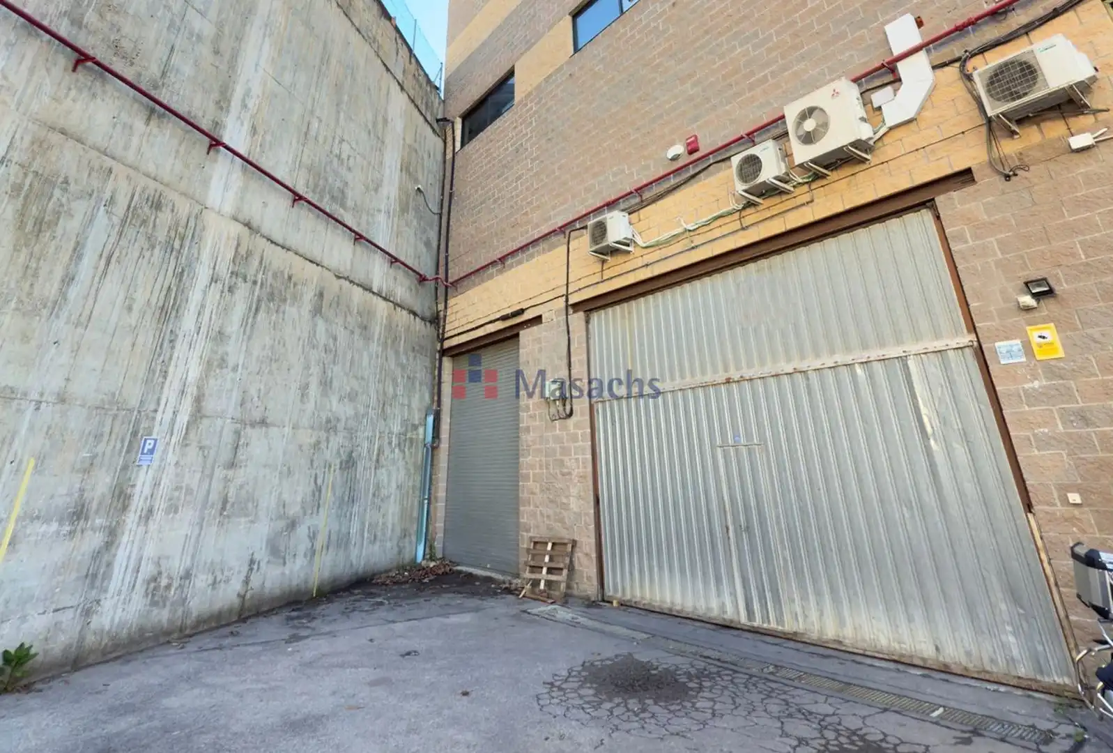 Vista exterior de Nave industrial en venta en Dosrius