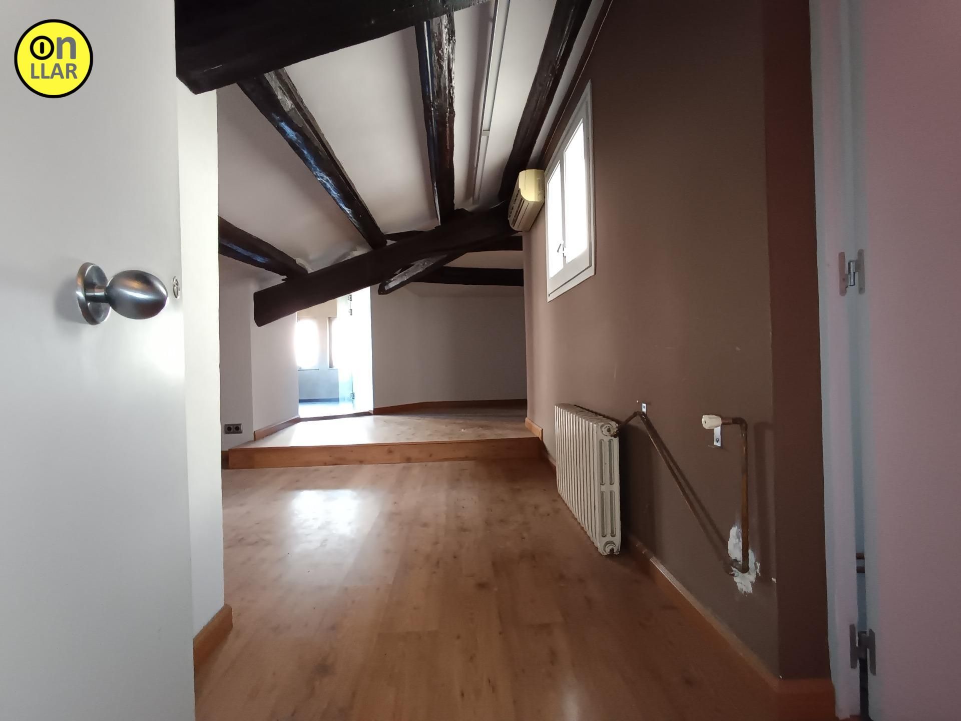 Flat for sale in Manresa  with Air Conditioner, Terrace and Storage room