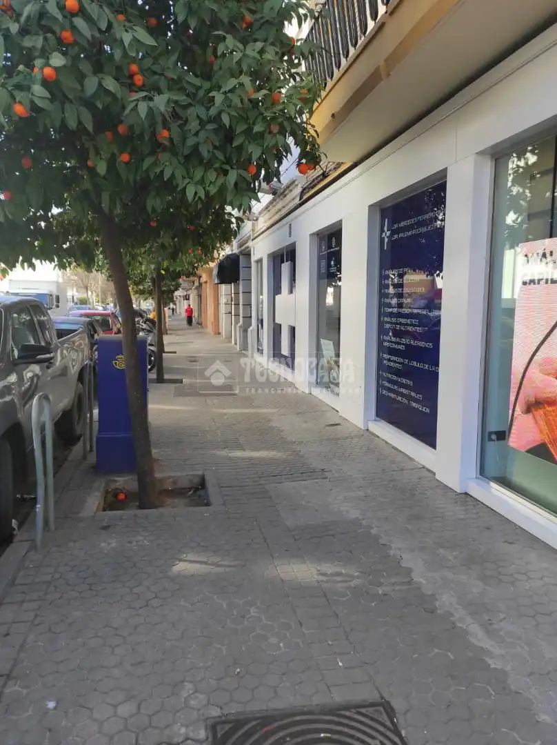 Vista exterior de Garatge en venda en Sevilla
