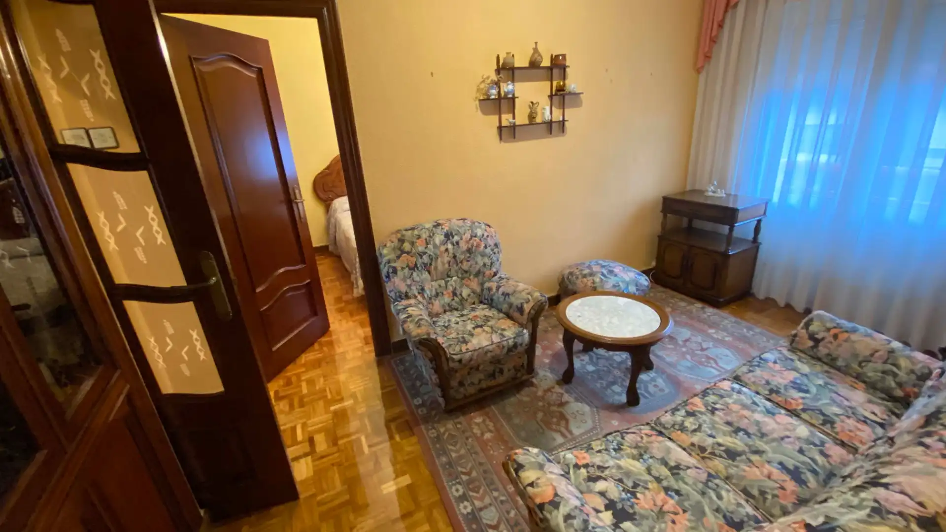 Living room of Flat for sale in San Martín del Rey Aurelio  with Parquet flooring, Storage room and Furnished