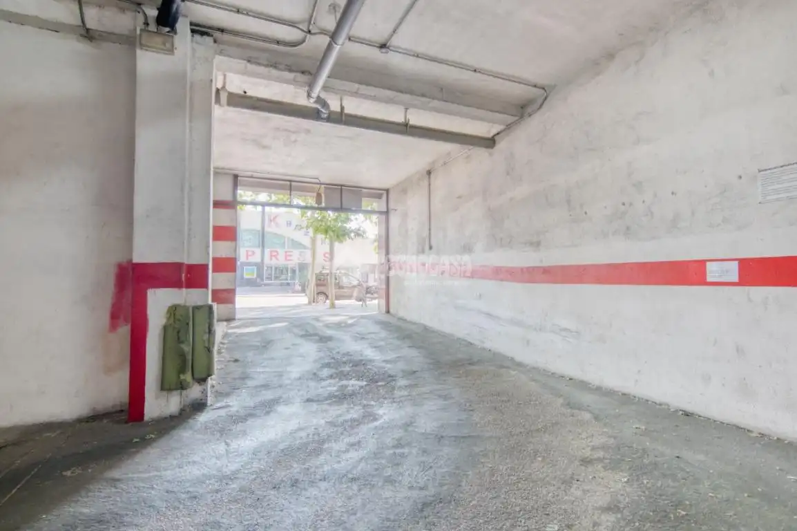 Parkplatz von Garage zum Verkauf in Salamanca