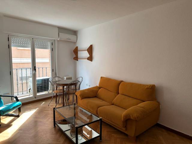 Apartamento en Alquiler en Calle Morería en La Morería