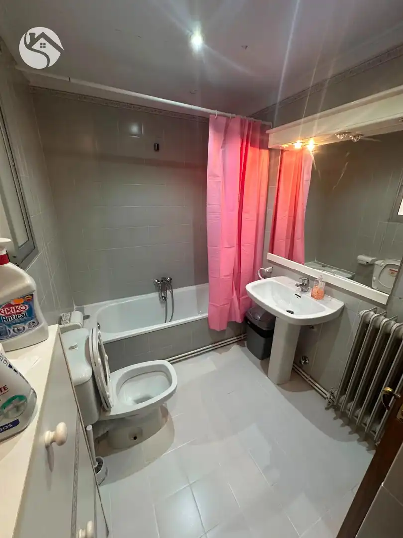 Bathroom of Flat for rent in Cuenca  with Heating