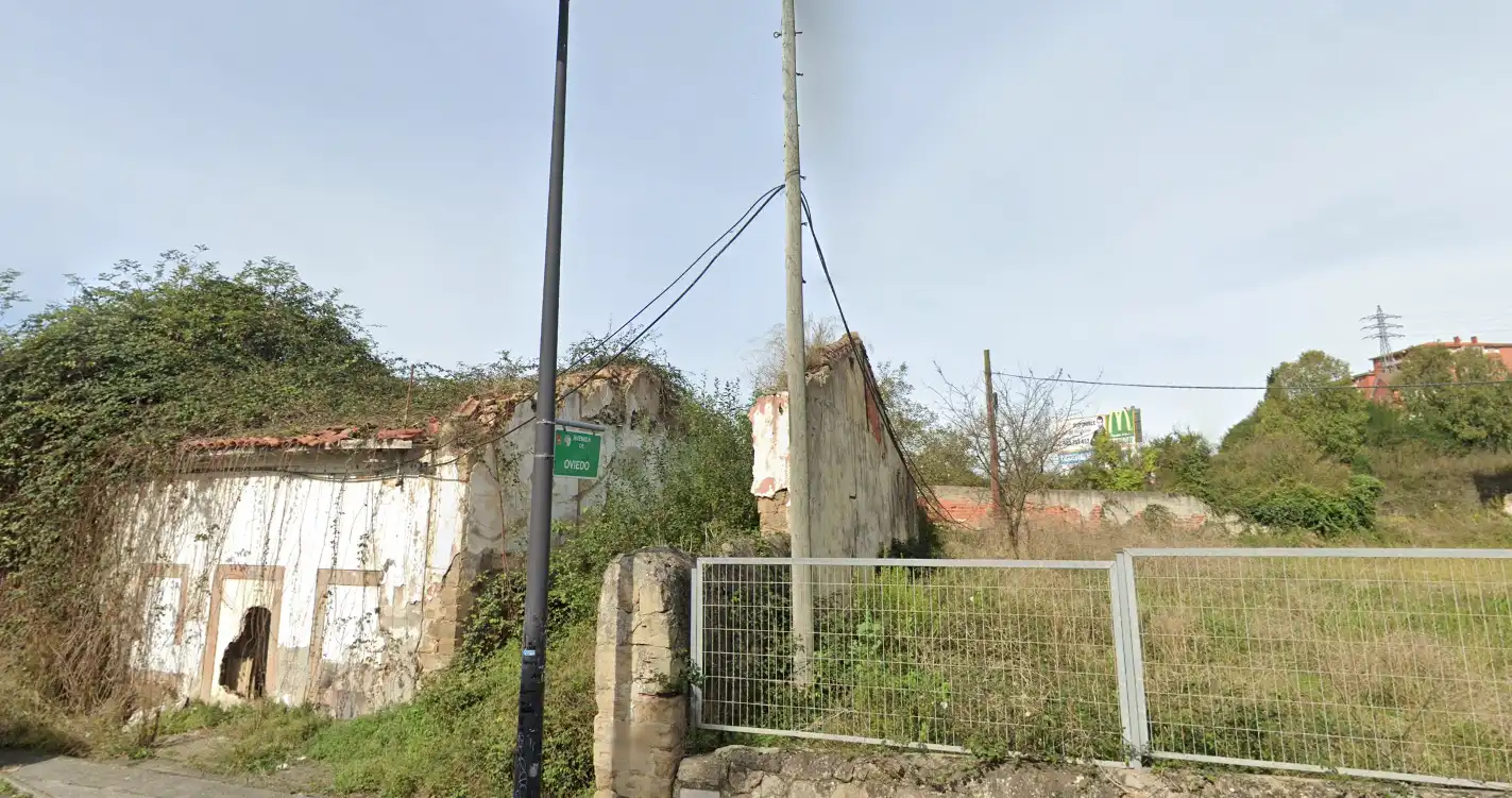 Terreny industrial en venda en Avilés