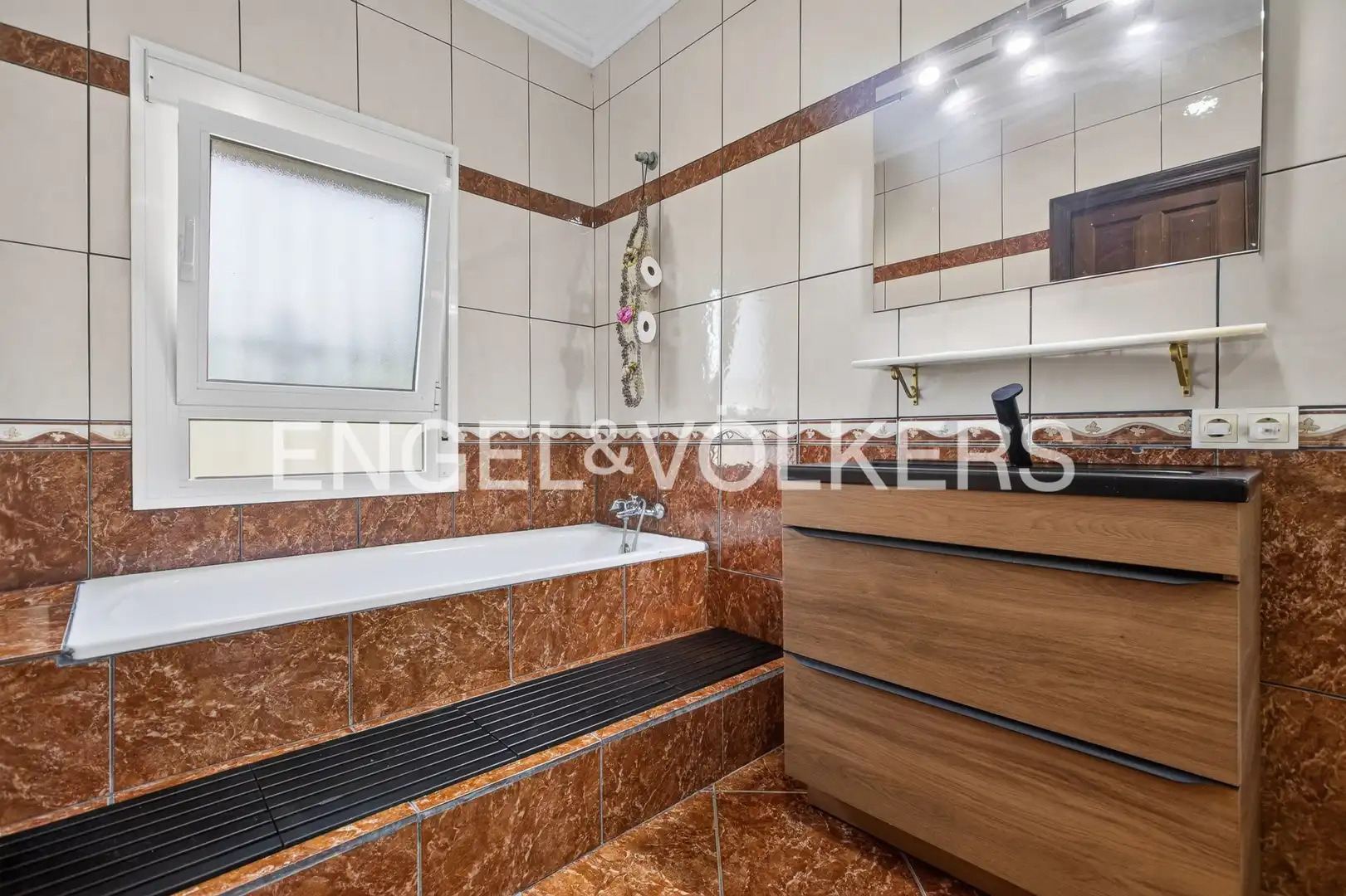 Baño de Casa o chalet en venta en Carmona con Aire acondicionado, Calefacción y Jardín privado
