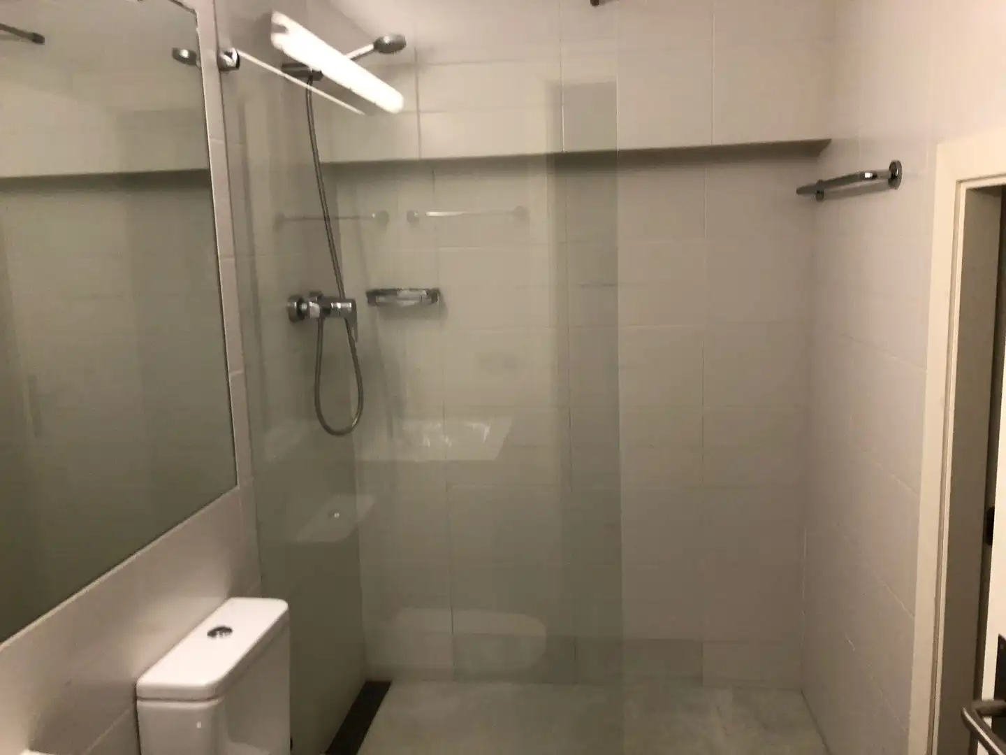 Badezimmer von Wohnung zur Miete in Barcelona mit Klimaanlage, Möbliert und Ofen