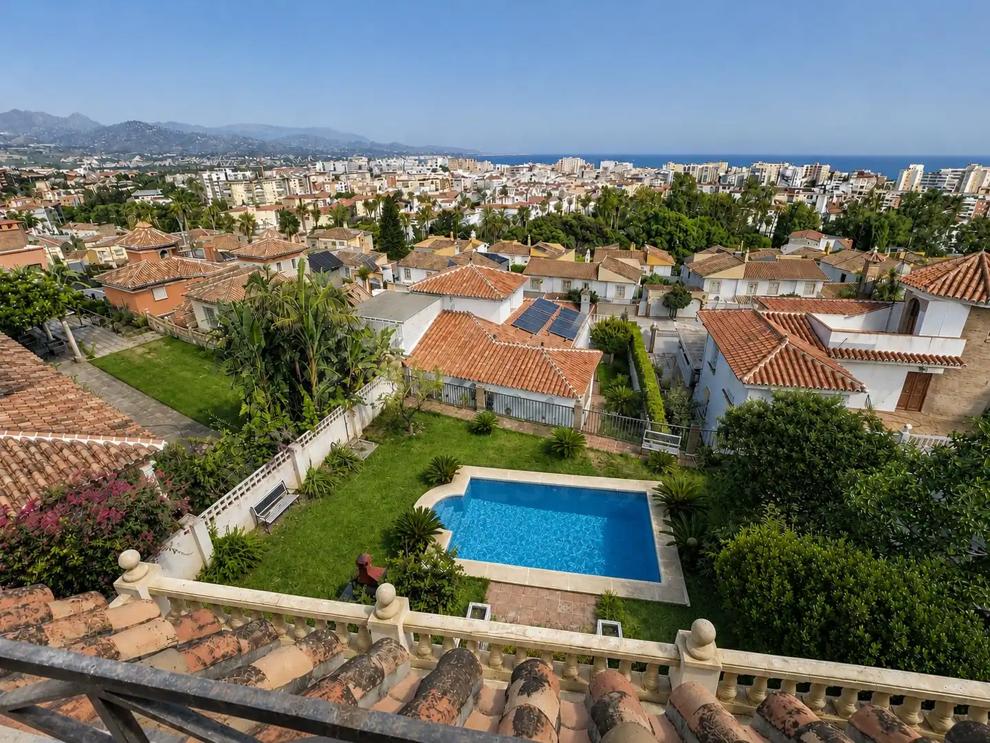 Casa con piscina en venta en Torre del Mar