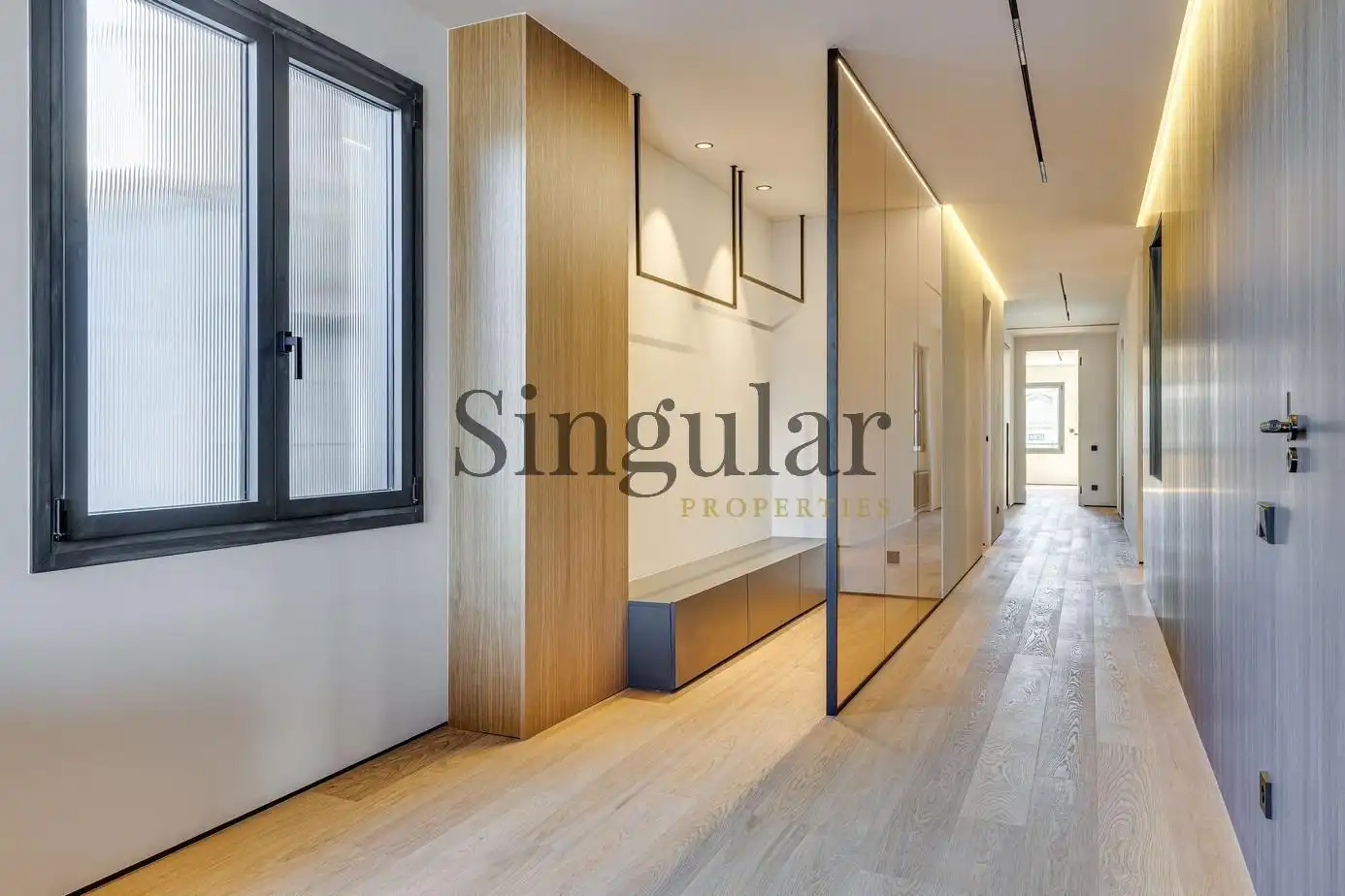 Piso en venta en Barcelona con Calefacción, Terraza y Balcón