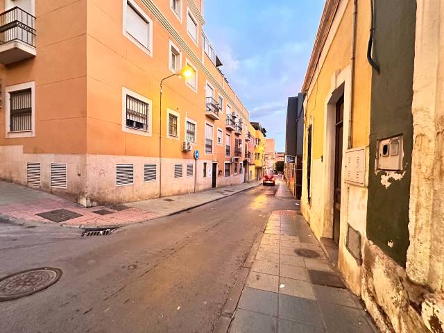 Piso en Venta en Calle Rosario en La Chanca - Pescadería