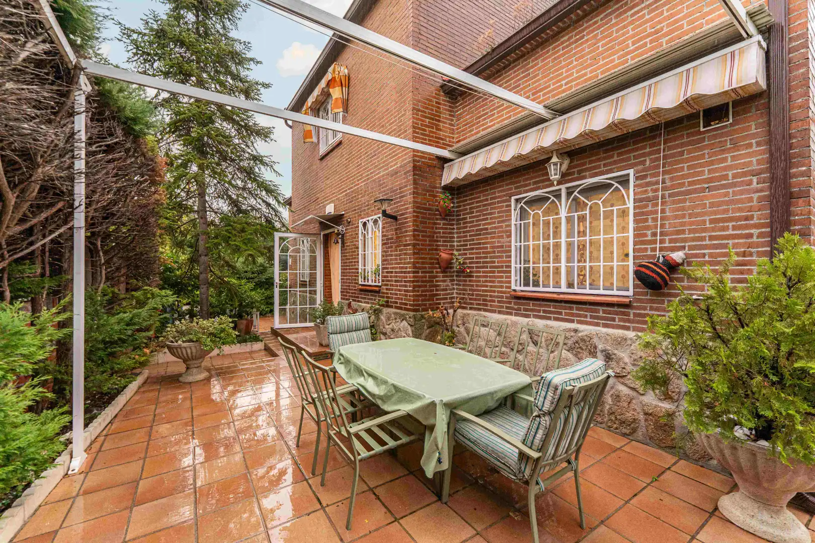 Terrassa de Casa o xalet en venda en Arroyomolinos (Madrid) amb Aire condicionat, Calefacció i Jardí privat
