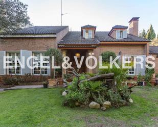 Exterior view of House or chalet for sale in Las Rozas de Madrid  with Air Conditioner, Heating and Private garden