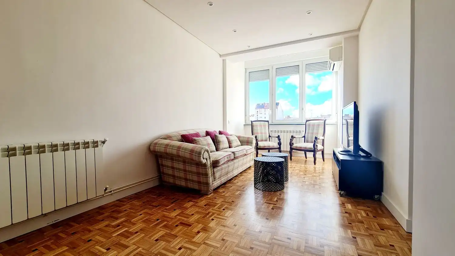 Wohnzimmer von Wohnung zur Miete in Madrid mit Klimaanlage