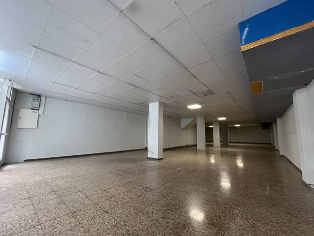 Local comercial en Alquiler en Calle Riera Blanca, 52 en La Torrassa