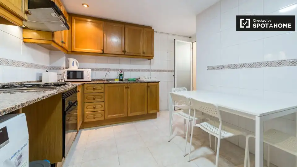 Zimmer in Penya - Roja - Avda. Francia