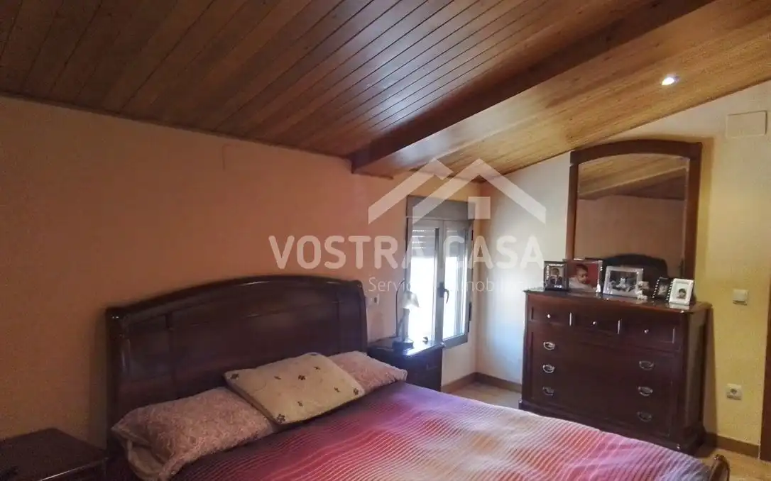 Detached homes for sale in Requena  with Air Conditioner, Heating and Alarm