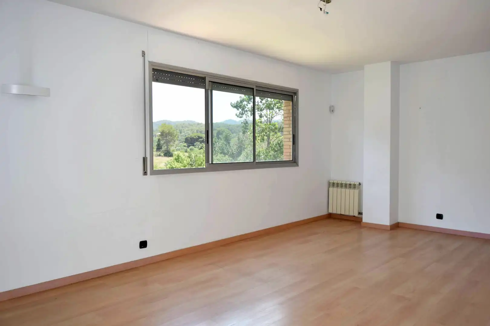 Dormitori de Pis en venda en Sant Cugat del Vallès amb Aire condicionat, Calefacció i Parquet