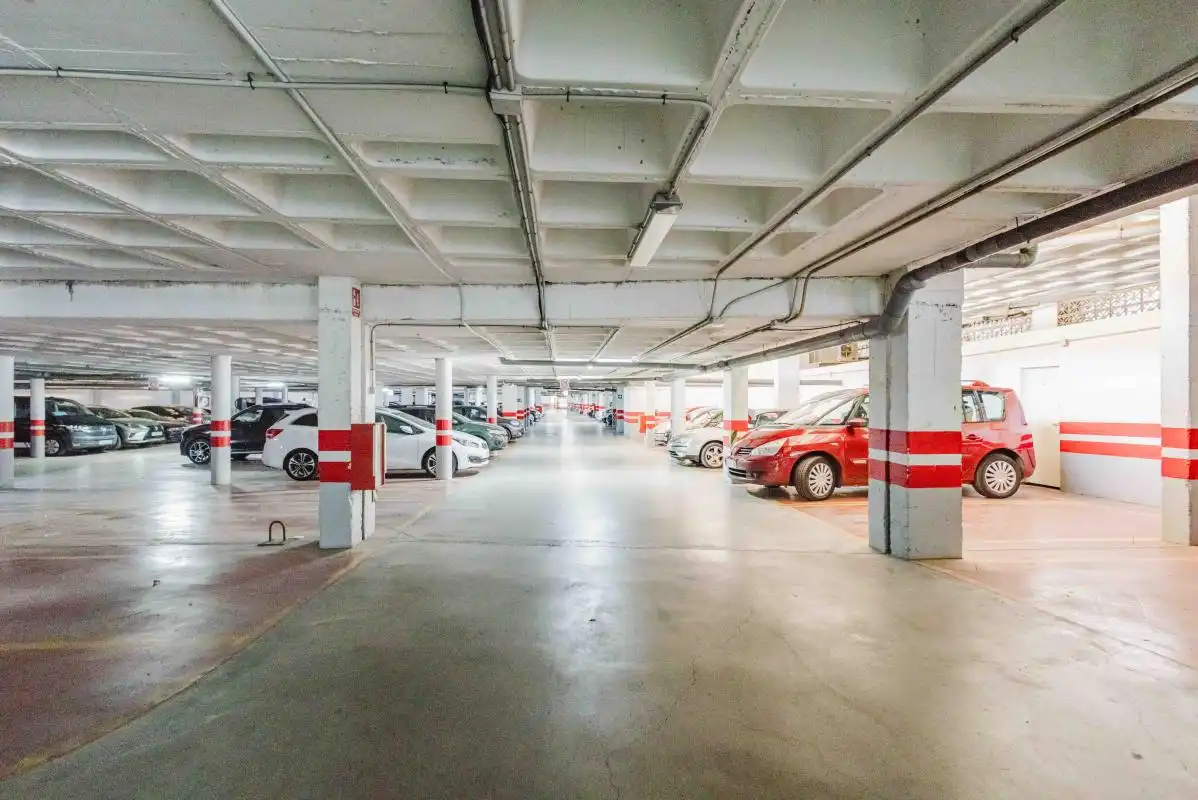 Parking de Piso en venta en Málaga con Aire acondicionado, Calefacción y Piscina