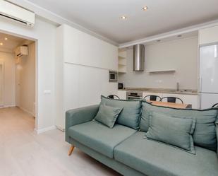 Living room of Flat to rent in  Barcelona Capital  with Air Conditioner, Heating and Parquet flooring